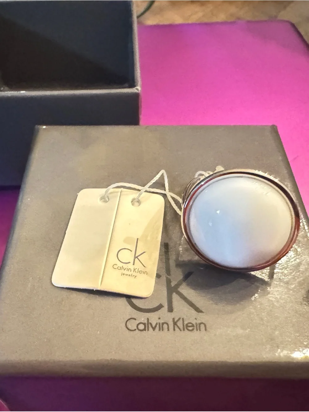 Calvin Klein sz8  Silver-Tone Ring with White Dome